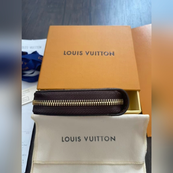 Louis Vuitton Zippy Coin Purse - Picture 3 of 8